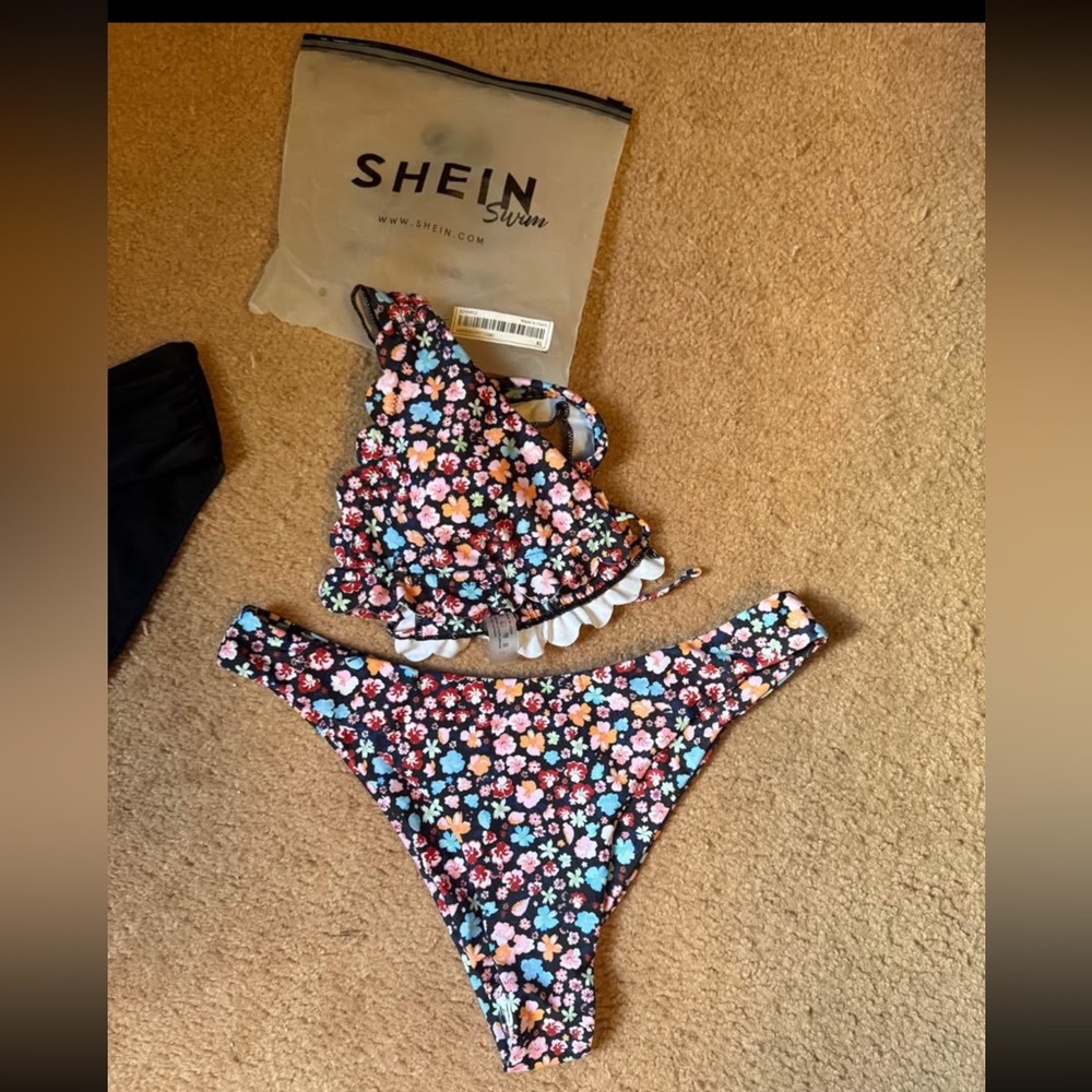 SHEIN Multicolor Floral Bikini Set